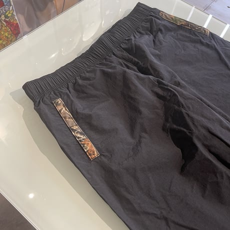 COCKROACH"NYLON PANTS"black  XL
