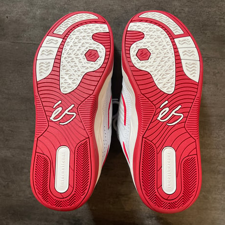 es "TJ ROGERS" (White/Red)