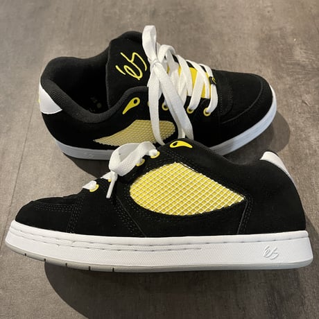 es "ACCEL OG" CHOMP ON KICKS