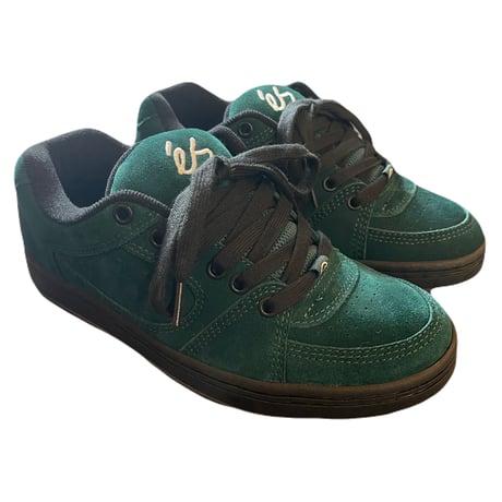es "ACCEL" (Green)