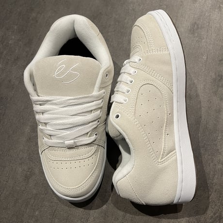 es "ACCEL OG" (WHITE)