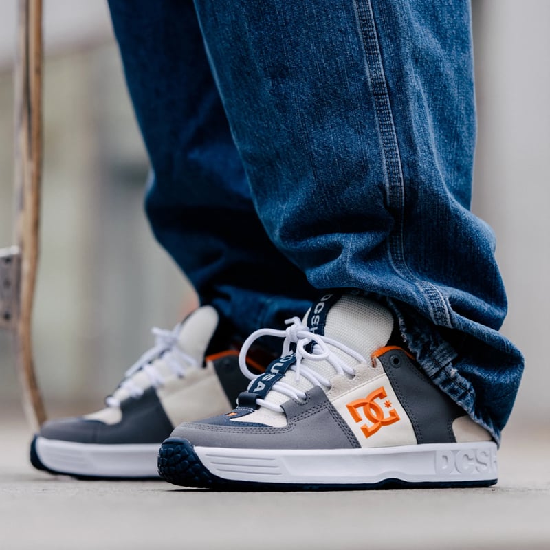 DC SHOES 