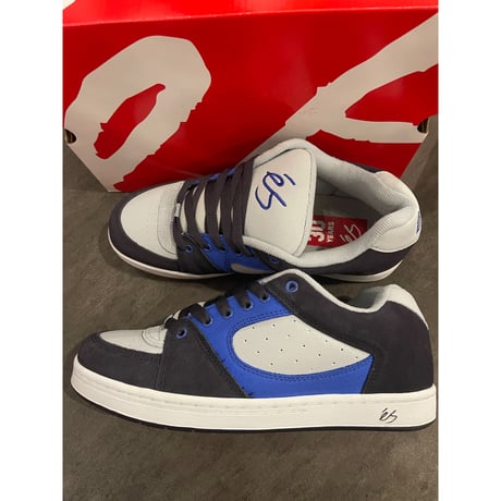 es "ACCEL OG" (Navy/Royal)