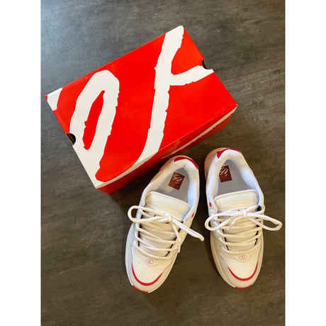 es "TJ ROGERS" (White/Red)