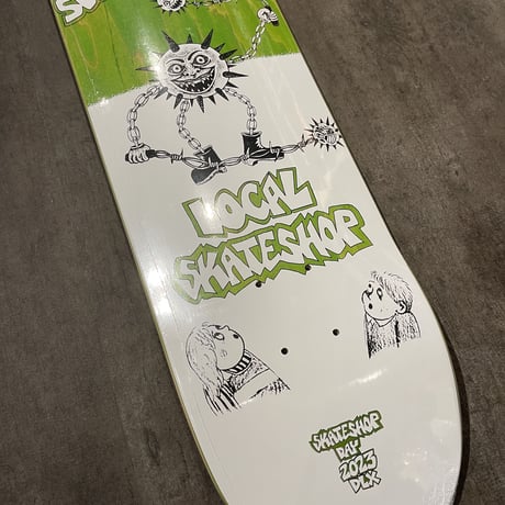 DELUX"skate shop day"8.06inch