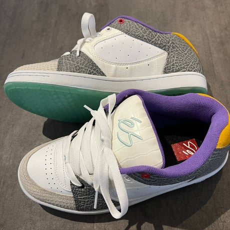 es "ACCEL OG" (ANIMAL)