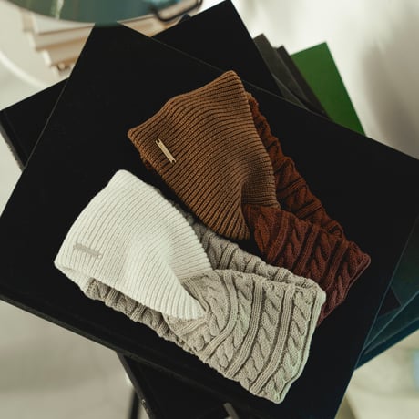 限定価格❣️GRAPE 楽譜 ニット ヘアバンド ファー イヤーマフ グレー CATEGORY HAIRBAND | AMBERMADAM.JP