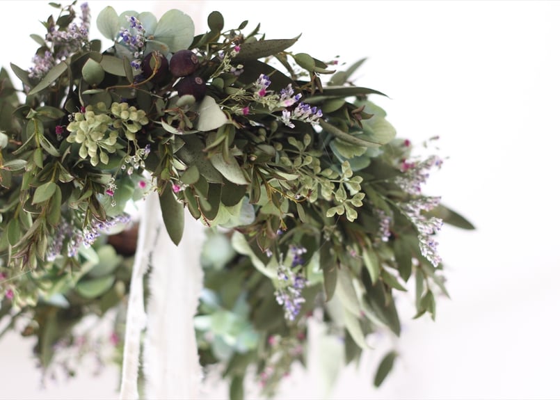 ユーカリと秋色紫陽花のフライングリース | F L E U R I ユーカリと秋色紫陽花のフライングリース | F L E U R I