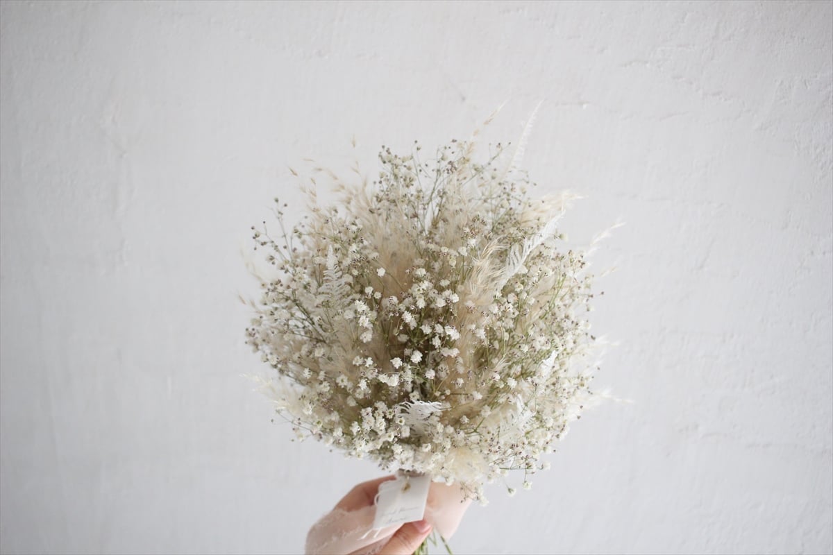 かすみ草フライングブーケ かすみ草とパンパスグラスのブーケ