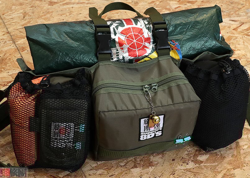 快速旅団 角版ステッカー＆90x90レジャーシート | 快速旅団