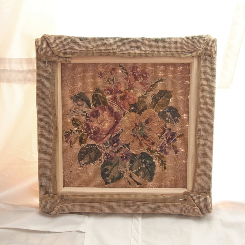 刺繍布のファブリックパネル ＜ 花束 ＞ | バルト東欧北欧、暮らしを