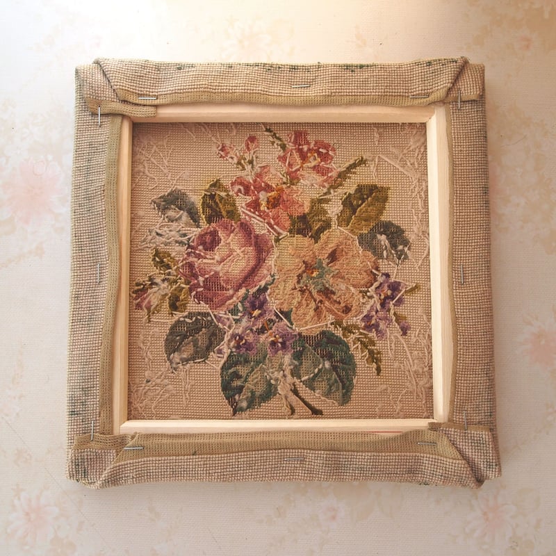 刺繍布のファブリックパネル ＜ 花束 ＞ | バルト東欧北欧、暮らしを