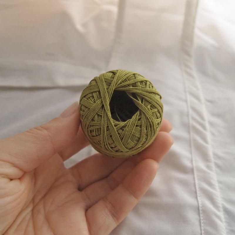 [新品］シルク製マントン•フラメンコ•ボルドーxライムグリーン刺繍 レース糸と刺繍糸のセット ＜ olive green / beige brown