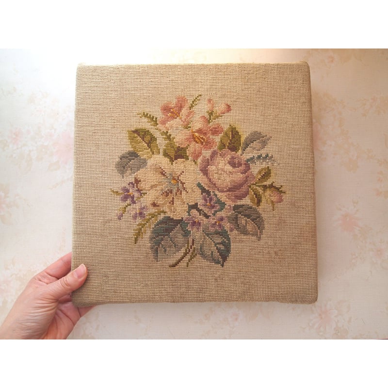 刺繍布のファブリックパネル ＜ 花束 ＞ | バルト東欧北欧