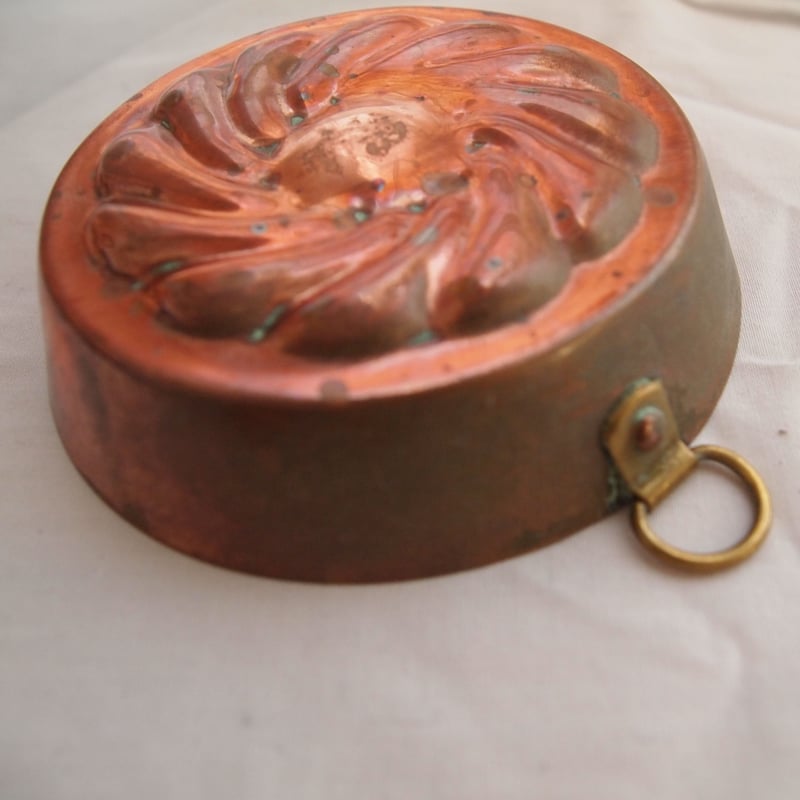 銅のお菓子型 ＜デージー＞ | バルト東欧北欧、暮らしを巡る日用品店 hiis