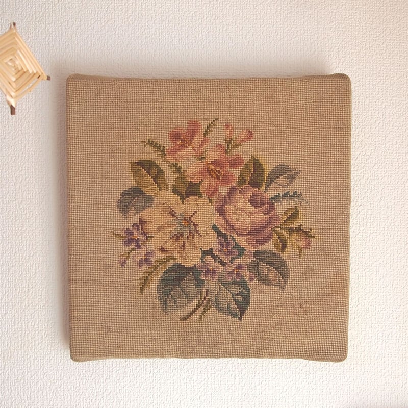 刺繍布のファブリックパネル ＜ 花束 ＞ | バルト東欧北欧、暮らしを