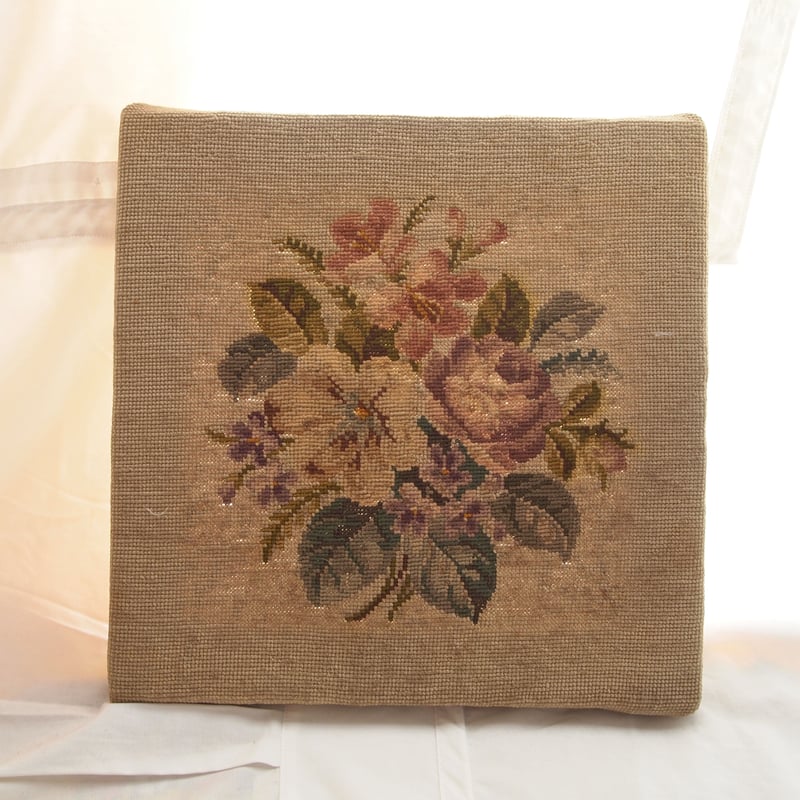 IDEE - 【一点もの】刺繍　ファブリックパネル　『Flower,i.』 一点もの】刺繍 ファブリックパネル 『Flower, m.』 - メルカリ