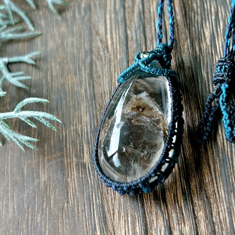 クォーツインクォーツのマクラメネックレス | 霽月洞-seigetsudou-鉱物