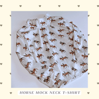 【即納販売】お馬さんモックネックTシャツ