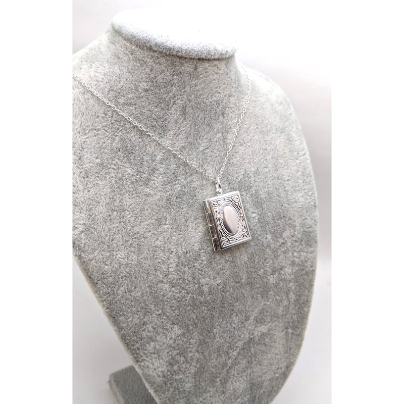 ブック型ロケットペンダント ネックレス | イズヤ ブック型ロケットペンダント ネックレス | イズヤ