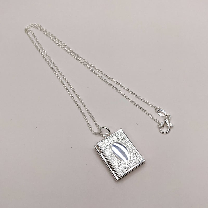 ブック型ロケットペンダント ネックレス | イズヤ ブック型ロケットペンダント ネックレス | イズヤ