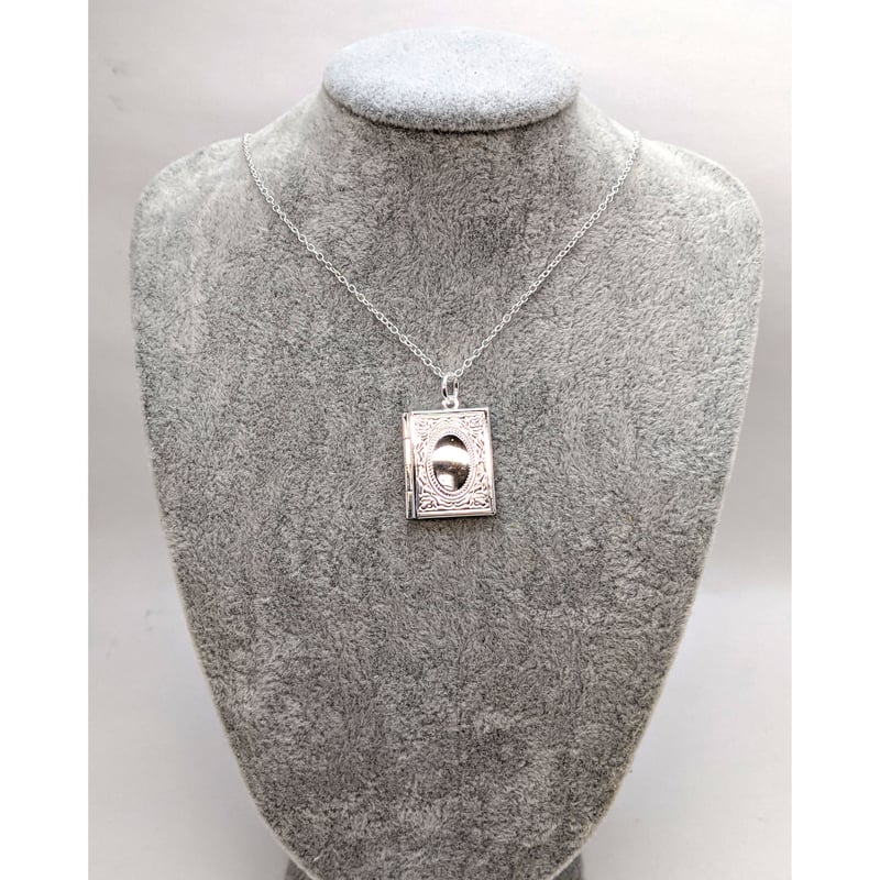 ブック型ロケットペンダント ネックレス | イズヤ