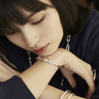 Nuance line cross Bangle