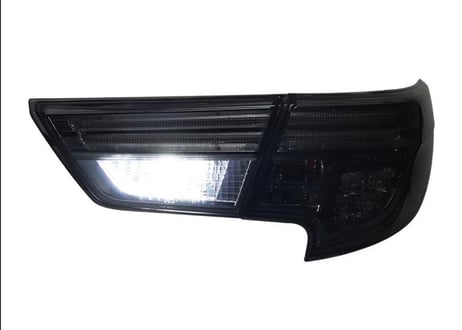 TOYOTA GRX130 マークX / 中期後期型 後期風テールランプ 社外品 ライトスモーク 【CH-NLCTL-01】