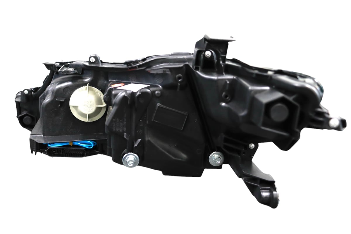 TOYOTA AXVH70 カムリ RGB 3眼ヘッドライト フルLED オープニング