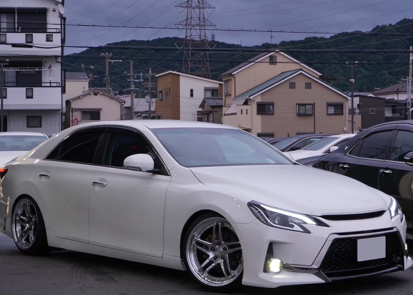 TOYOTA GRX130 マークX / 中期後期型 アイブロウヘッドライト