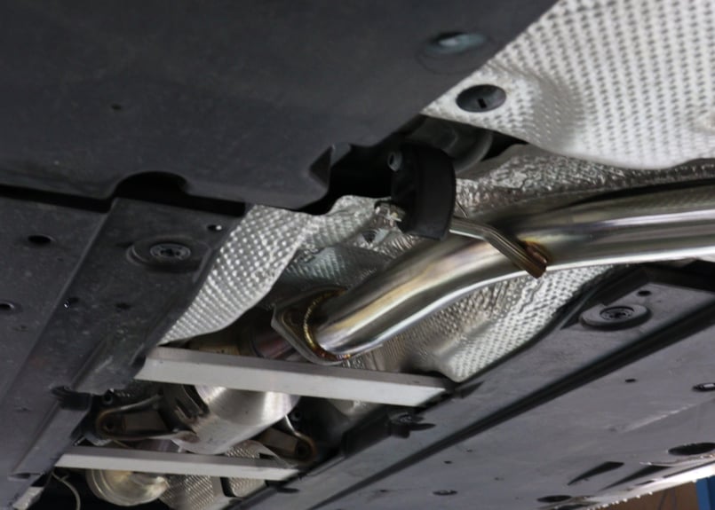 カローラスポーツ BRASH 4本出しマフラー BRASH】トヨタ カローラスポーツ BRASH 4本出しマフラー チタン