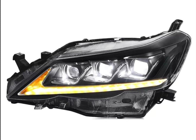 TOYOTA GRX130 マークX / 前期3眼ヘッドライト レッドアイ TOYOTA GRX130 マークX / 前期3眼ヘッドライト レッドアイ