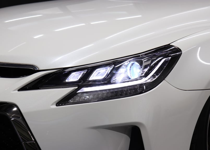 TOYOTA GRX130 マークX / 後期ルック3眼ヘッドライト オープニング