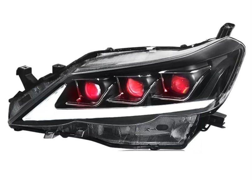 TOYOTA GRX130 マークX / 前期3眼ヘッドライト レッドアイ TOYOTA GRX130 マークX / 前期3眼ヘッドライト レッドアイ