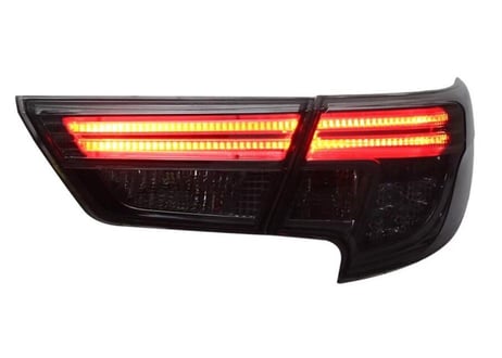 TOYOTA GRX130 マークX / 中期後期型 後期風テールランプ 社外品 ライトスモーク 【CH-NLCTL-01】