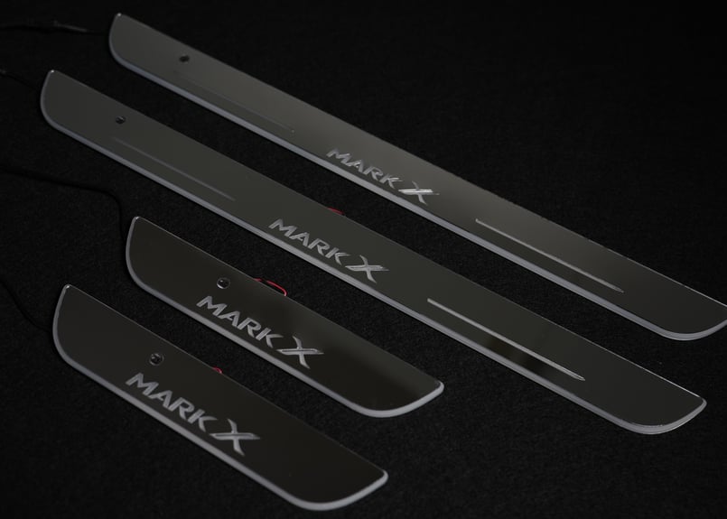 マークX GRX130 スカッフプレート 左右セット イルミネーション ドア GRX130系 マークX 用 MARK X 光るスカッフプレート | custom shop