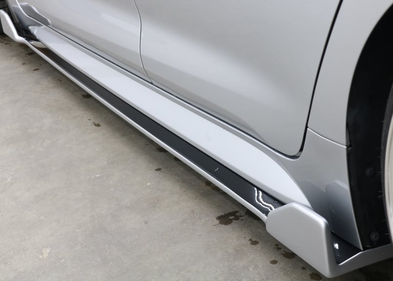 カローラスポーツ ZWE211 モデリスタ サイドステップ