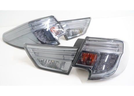 TOYOTA GRX130 マークX / 中期後期型 後期風テールランプ 社外品 ライトスモーク 【CH-NLCTL-01】