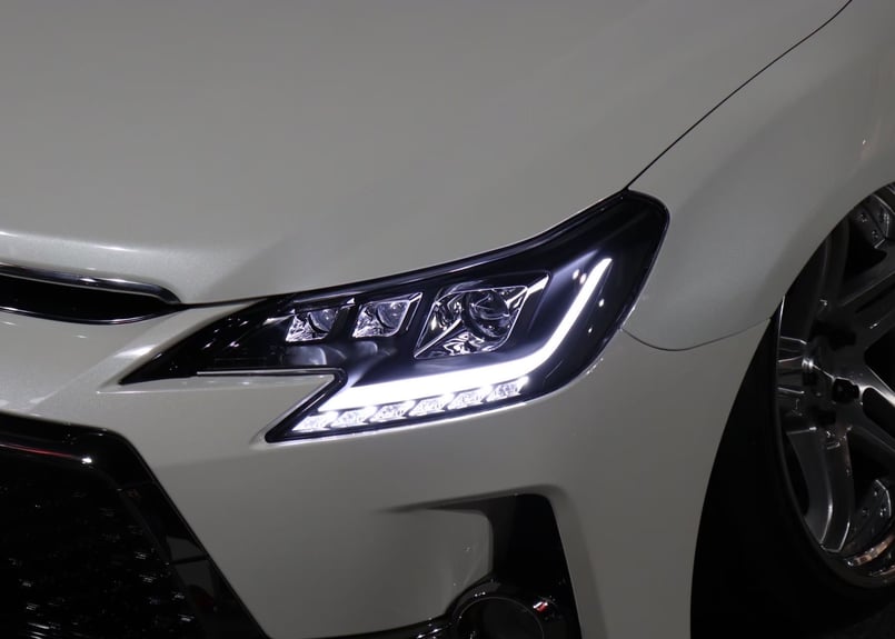 美品　マークX BRASH ヘッドライト　左右セット BRASH】TOYOTA GRX130 マークX / BRASH3眼カラーアイヘッドライト