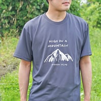 HIGH ON A MOUNTAIN dry Tシャツ  　ガンメタル