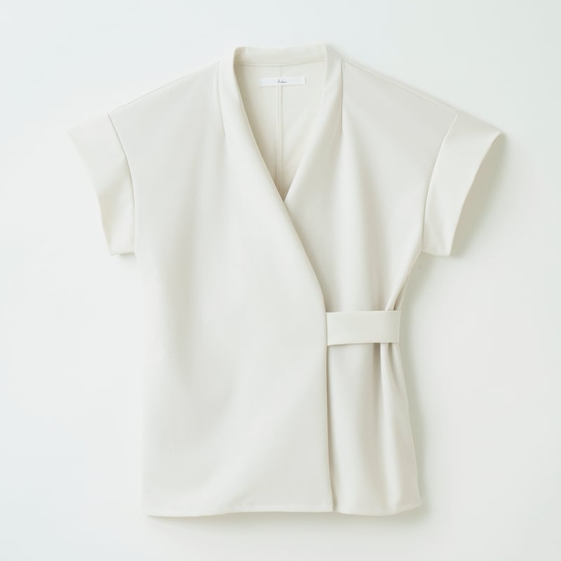 新品未使用 heau サロンウェア　制服　ブラック　Lサイズ サロンウェア|制服|Heau (@heau___) • Instagram photos and videos