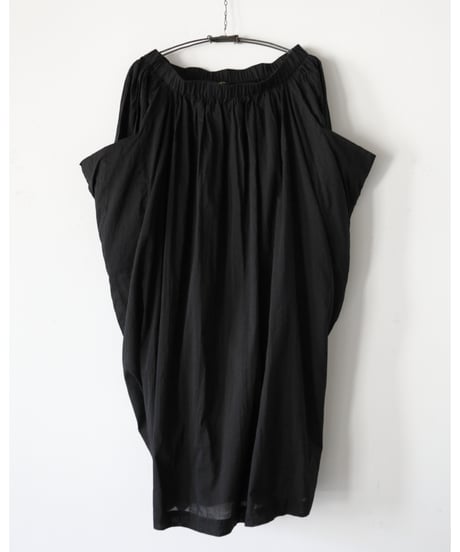 R&D.M.Co- / GARMENT DYE LAWN WRINKLE POCKET SKIRT <black>