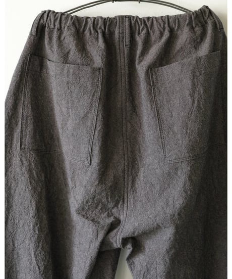 kläuse / Loose Fitting Tapered Trousers ‘Wide 2' < black chambray>