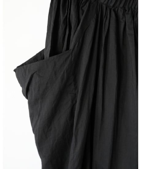 R&D.M.Co- / GARMENT DYE LAWN WRINKLE POCKET SKIRT <black>