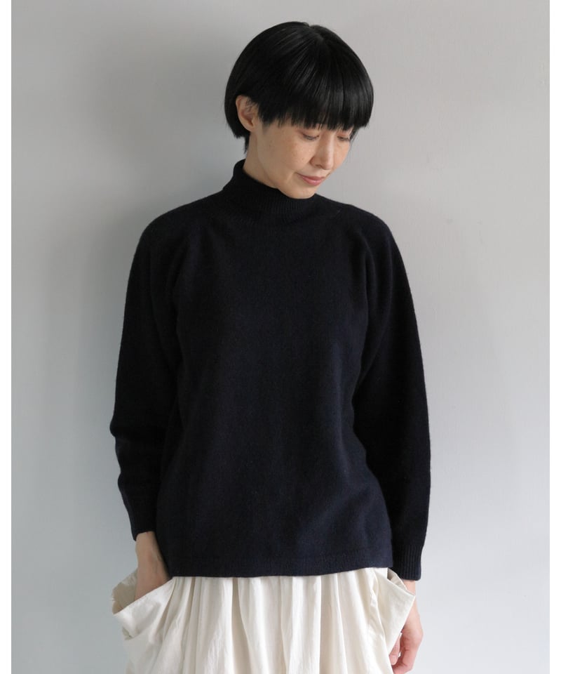 MITTAN / ウルグアイウールタートルセーター <濃紺> | AUTHOR