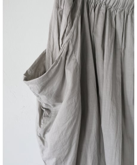 R&D.M.Co- / GARMENT DYE LAWN WRINKLE POCKET SKIRT <gray>