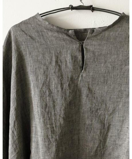 kläuse / C.S Wide Slit Neck Shirt <chambray black>