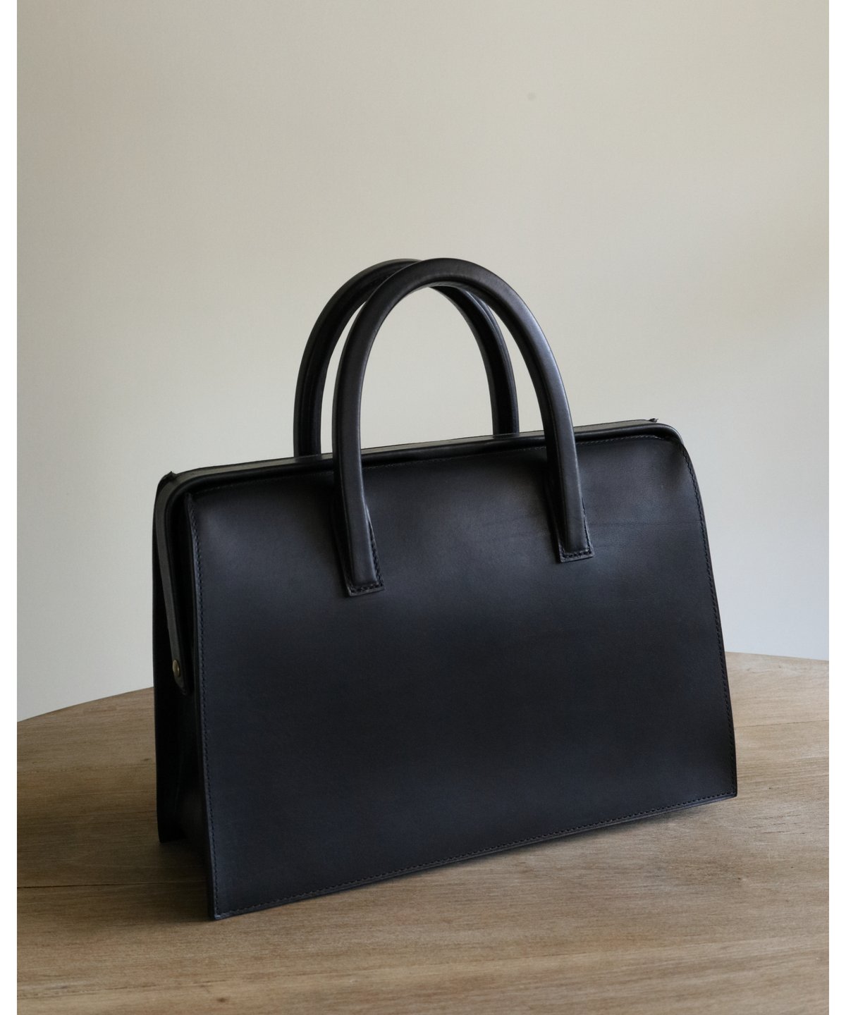 ヌ nu top frame bag Sサイズ 口枠鞄 ヌ / Top frame bag <black> | AUTHOR