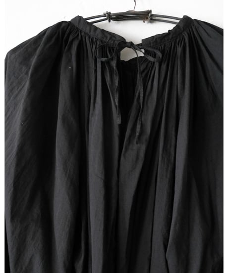 R&D.M.Co- / GARMENT DYE LAWN GATHER SMOCK <black>