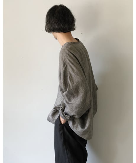 kläuse / C.S Wide Slit Neck Shirt <chambray black>